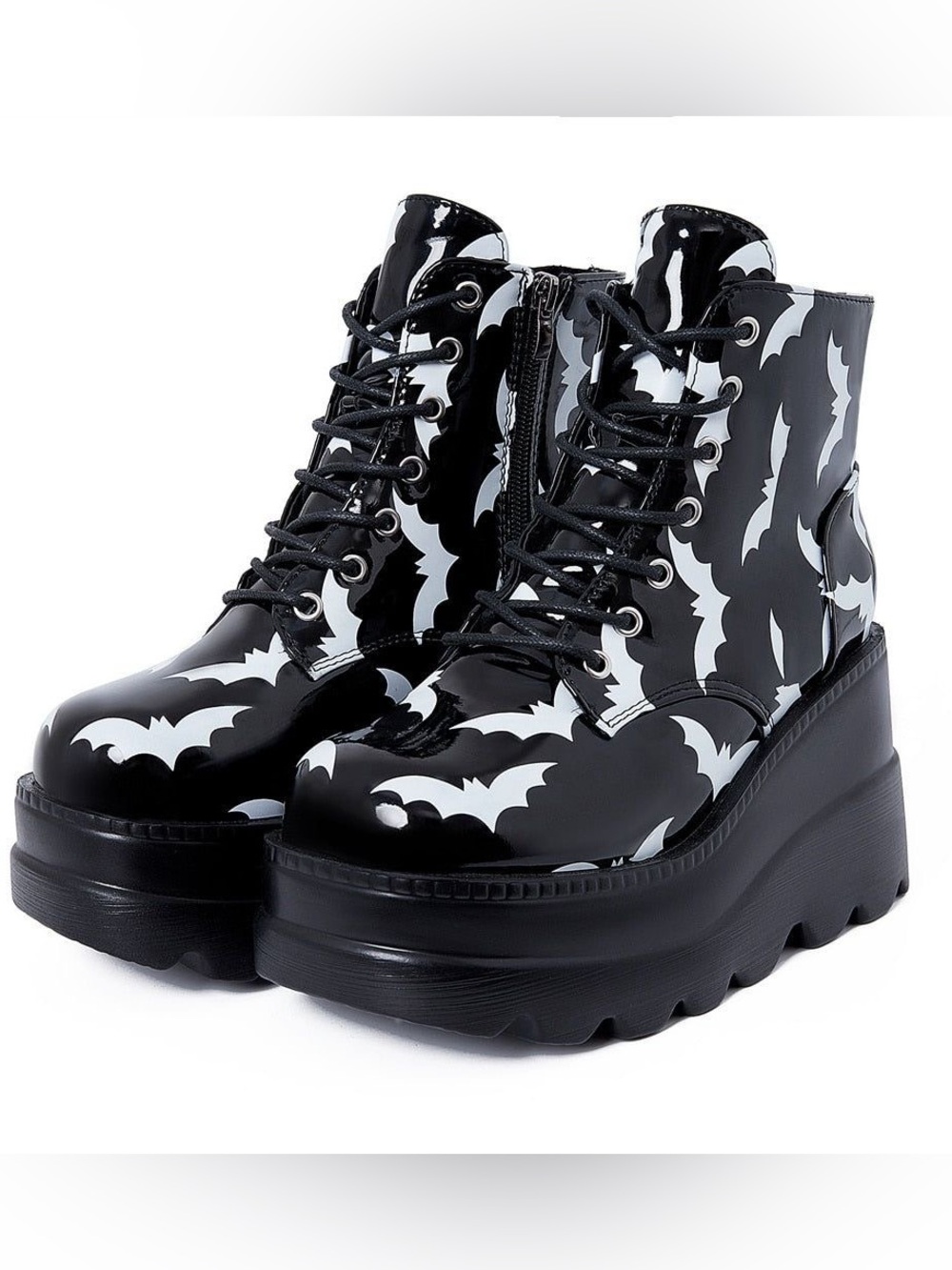 🦇 Bat boots 🦇
